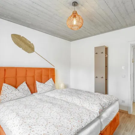 Apartment Admiral Vanessa Irrhausen