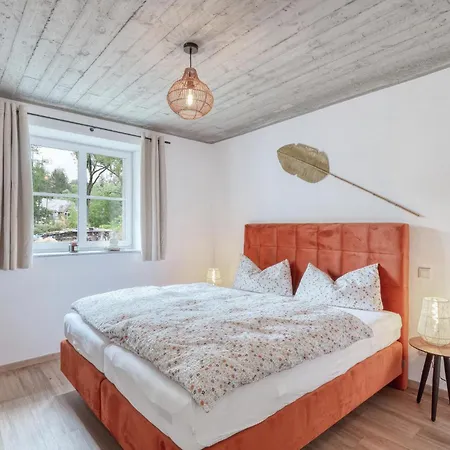 Admiral Vanessa Irrhausen